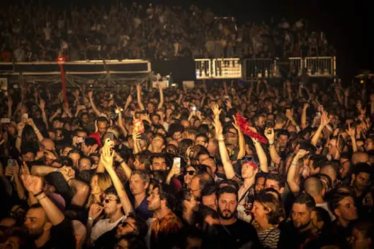 Peste 1000 de bolnavi COVID, în urma unui festival din Olanda