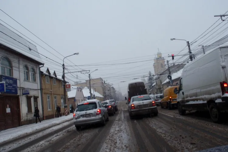 Firma Brantner nu a curatat de zapada drumurile din Someseni - Marasti nici pana la ora 10.00! - STIREA CITITORULUI - FOTO