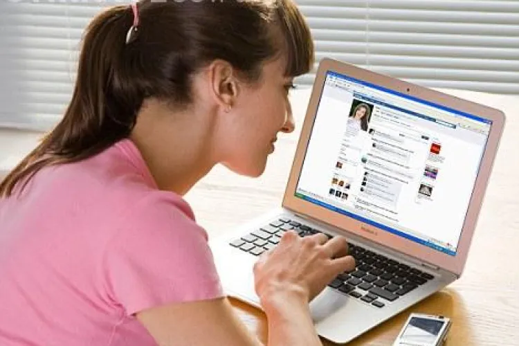 Daca iesi la agatat pe Facebook, atunci aplicatia aceasta iti e vitala! VEZI detalii