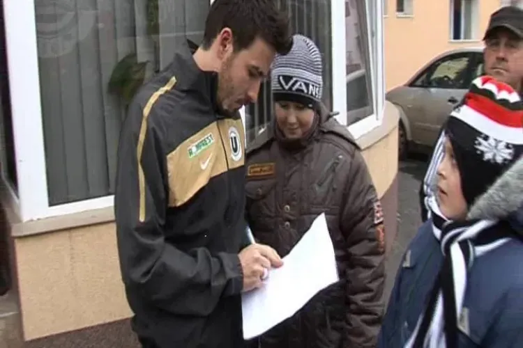 "Printul" Cristea, asaltat de copii pentru autografe dupa meciul cu FC Brasov: Vreau la Nationala - VIDEO