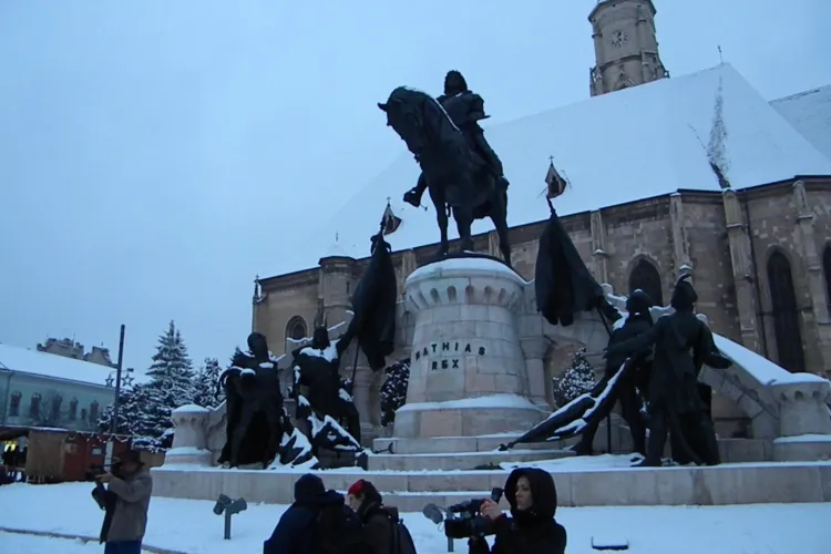 Flash mob la statuia lui Matei Corvin, de la ora 12.00!