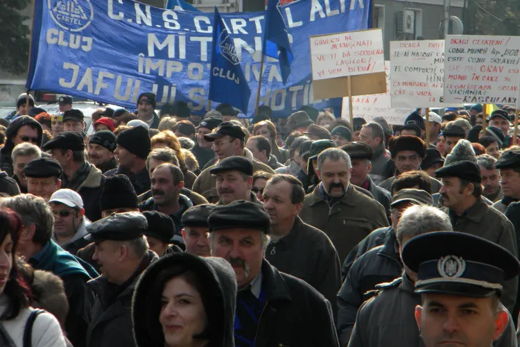 Protest la Cluj impotriva Codului Muncii! Sindicalistii catre Boc: "Iesi afara, javra ordinara!" - VIDEO