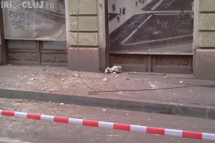 Proprietarii cladirilor din care cad bucati de zidarie, amendati de Primaria clujeana cu 11.000 de lei! FOTO