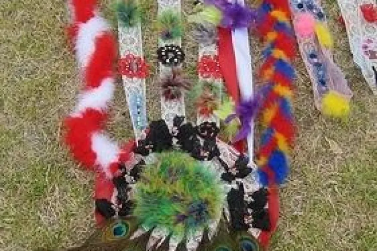 Cel mai lung martisor din lume, creat de doi romani! Vezi cum arata podoaba - FOTO