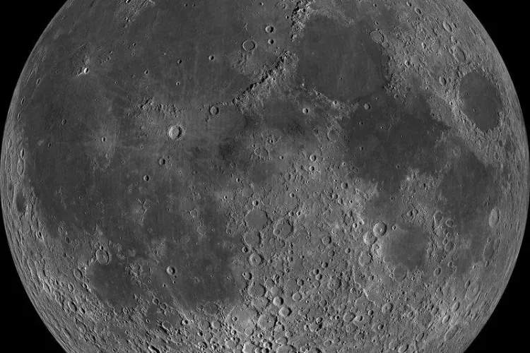 Vezi cea mai detaliata imagine a Lunii facuta vreodata! FOTO