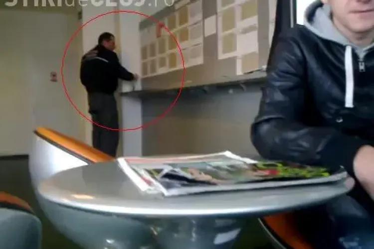 Politist comunitar din Cluj, filmat in timp ce joaca la pariuri in timpul serviciului? Reprezentantii Primariei spun ca nu este angajatul institutiei!