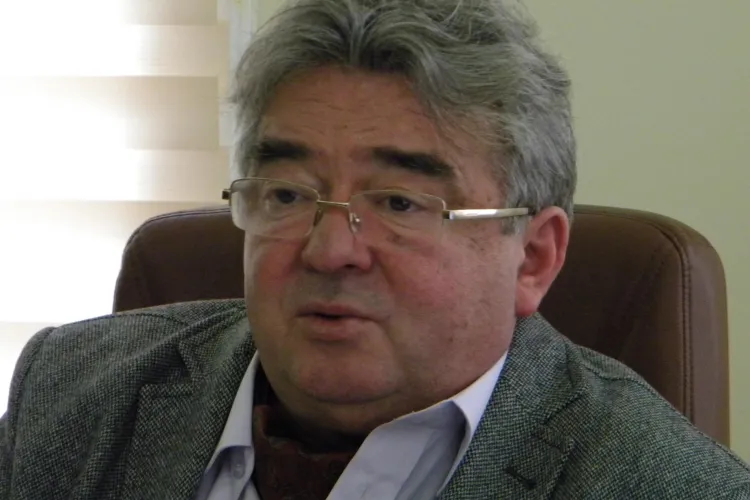 Plan de lupta impotriva plantelor etnobotanice! Prefectura Cluj ii cauta pe distribuitori pe Internet! - VIDEO