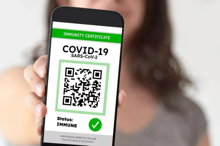 Noul certificat verde ar putea fi emis persoanelor cu o singură doză de vaccin. Ce modificări vor apărea