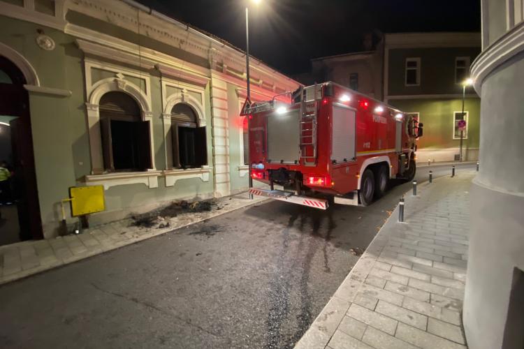 Cluj: O femeie a murit într-un incendiu ce a izbucnit miercuri noapte, pe strada Sindicatelor - FOTO