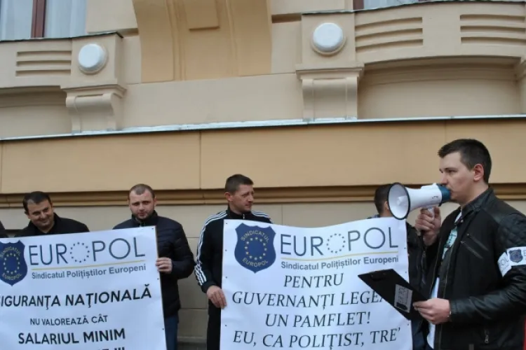 Polițiștii din Sindicatul EUROPOL protestează la Cluj-Napoca și cer creșterea salariilor