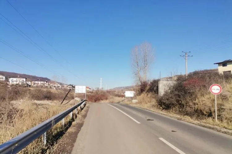 Șoferii își taie roțile pe drumul spre Popești. Totul se face în bătaie de joc la adresa cetățenilor care plătesc - VIDEO