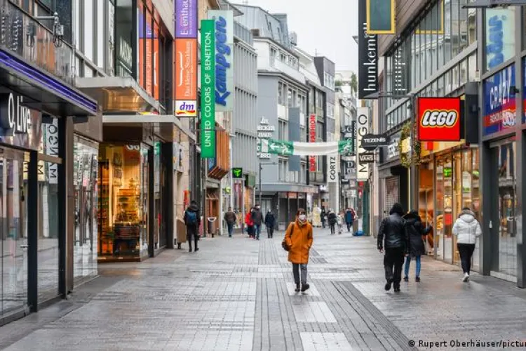 Germania impune lockdown pentru persoanele nevaccinate împotriva COVID-19, iar imunizarea va deveni obligatorie