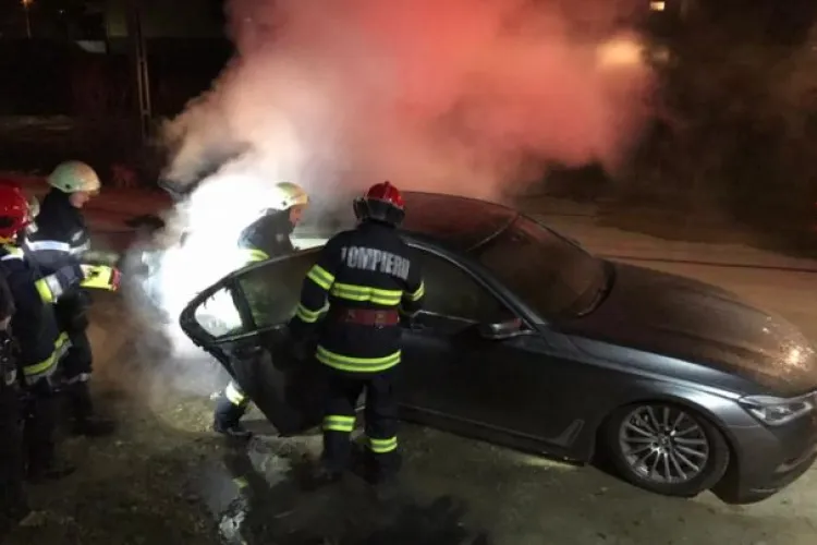 Polițist din Alba Iulia, acuzat că a furat 900 de lei dintr-un autoturism confiscat de la un interlop, reținut pentru incendierea unor mașini