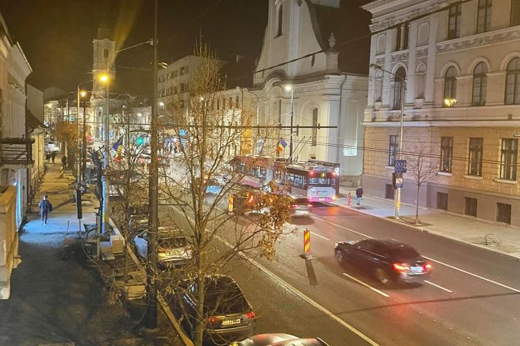 ”Țăranu nu-i pe camp”, e în Centrul Clujului la Târgul de Crăciun, musai cu mașina - FOTO