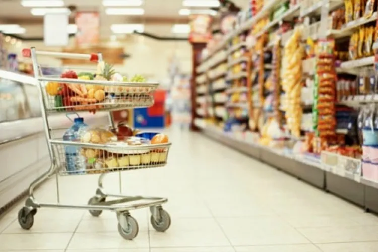 O bătrânică a rămas fără bagajele depozitate în dulapul unui supermarket. Unde le-au găsit polițiștii