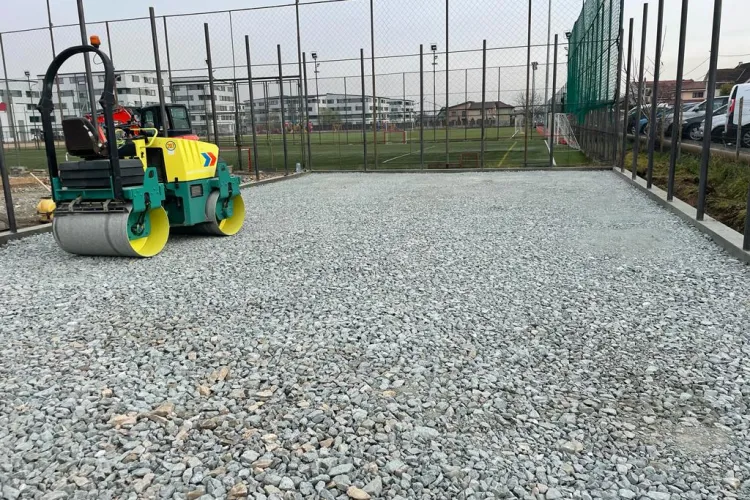 Teren multifuncțional în Florești. Amatorii de tenis cu piciorul se vor bucura - FOTO