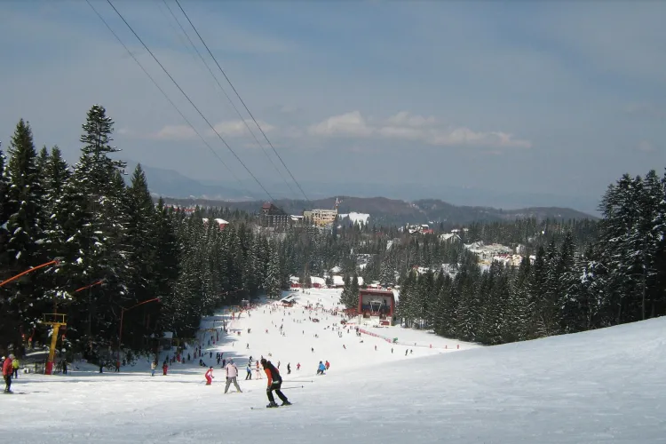  Sezonul de schi se deschide la Brașov cel mai târziu de sărbători, speră autoritățile locale 