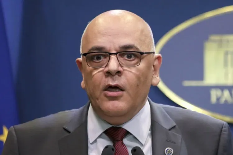 Raed Arafat nu va mai lua decizii în contextul pandemiei. Rafila îi taie din atribuții: „Chestiunea asta nu se poate! Eu nu o accept!”