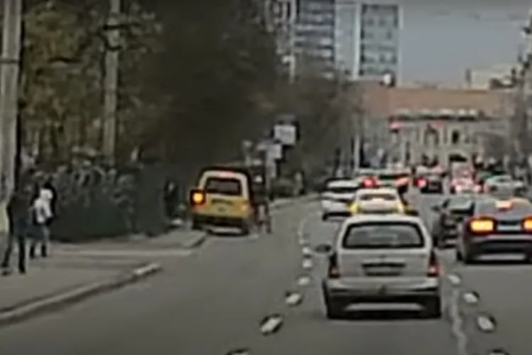 Cluj: Imagini clare cu accidentul în care a murit profesorul de la Universitatea Tehnică! Se vede cum bicliclistul a FUGIT - VIDEO