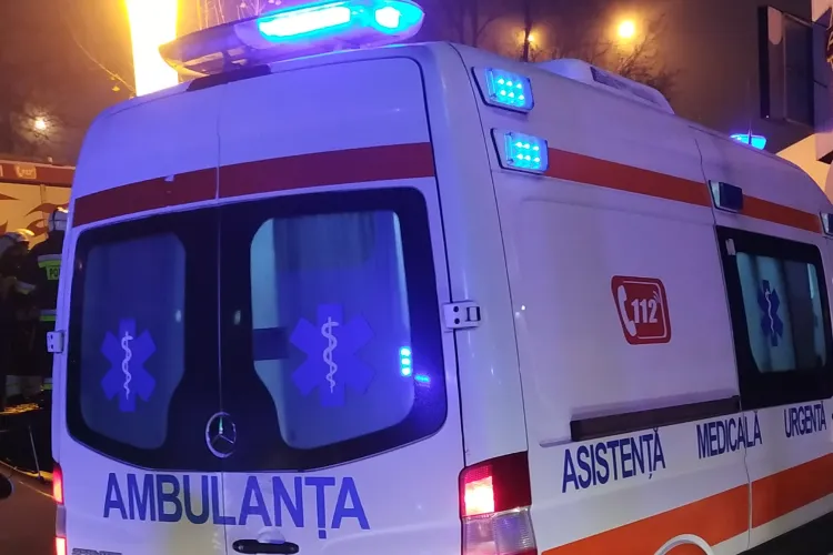 O tânără de 18 ani a supraviețuit, după ce a căzut de la etajul 8 al unui bloc din Baia Mare