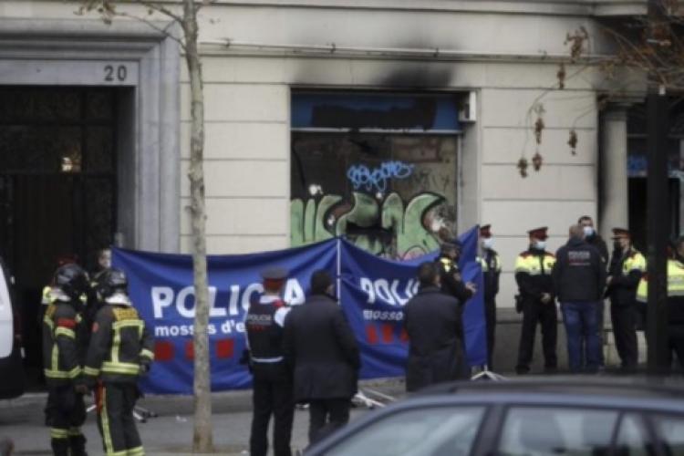 Români morţi într-un incendiu devastator, în fostul sediu al unei bănci din Barcelona