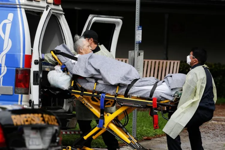 Sedință de urgență la Guvern pe tema noii tulpini COVID. Peste 30 de români sunt blocați în Africa de Sud