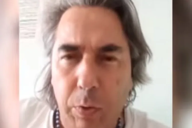 Liderul mișcării anti-vaccinare din Italia se va vaccina, după ce a ajuns la ATI - VIDEO