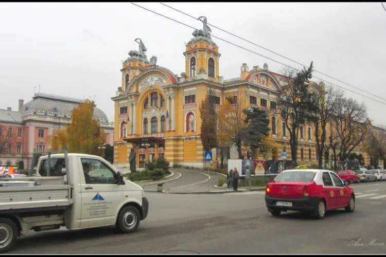 Cluj: Un pieton a MURIT după ce a fost lovit de o autoutilitară în Piața Ștefan cel Mare