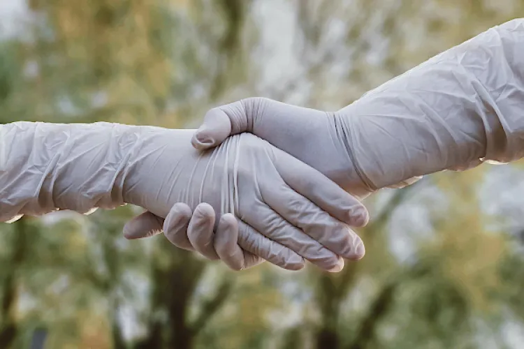 Avertismentul lui Alexandru Rafila, privind pandemia de COVID-19. Cine infectează mai mult: un vaccinat sau un nevaccinat?