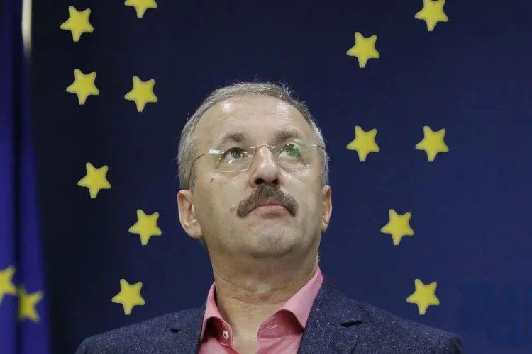 Vasile Dîncu desființat de Radu Tudor: Răspunsul ”Am făcut serviciul militar și am editat o revistă” m-a stupefiat