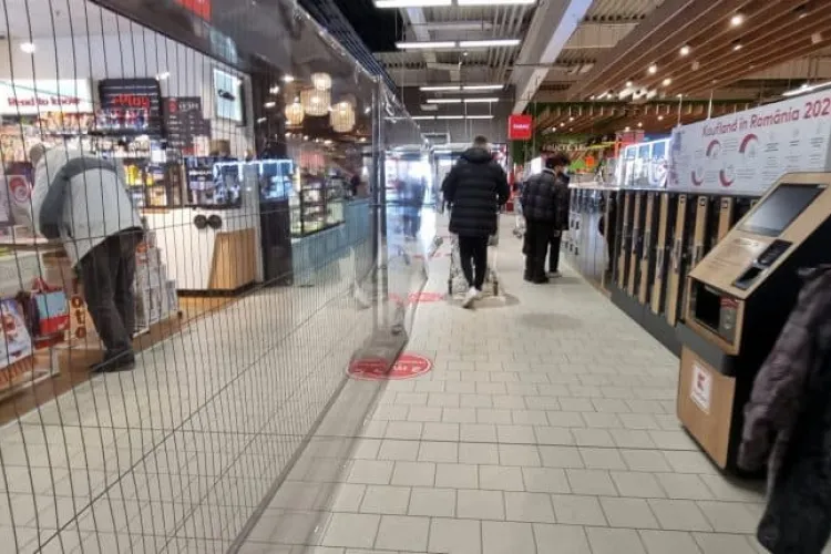 Gardurile din Kaufland au fost înlăturate. ISU susține că sunt ilegale
