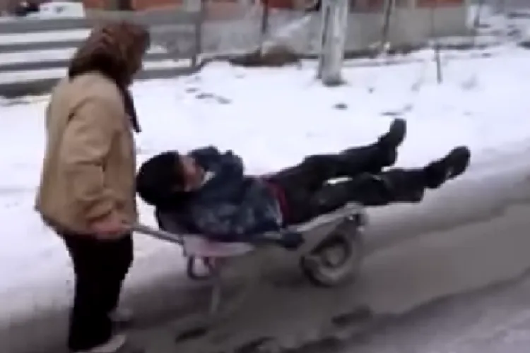 Clujenii nu au petrecut de Crăciun, ca pe VREMURI! Ambulanța Cluj a avut program normal, fără beții și consum excesiv de alimente