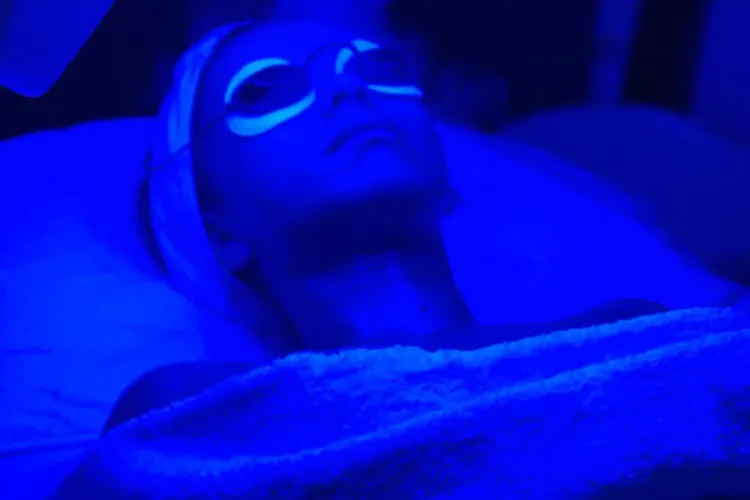 Inna, poze de infarct pe Facebook. Și-a arătat sânii, iar fanii au criticat-o - FOTO