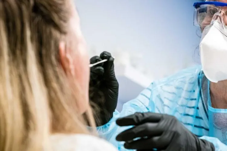 Peste 500 de cazuri de COVID, în ultimele 24 de ore, la Cluj