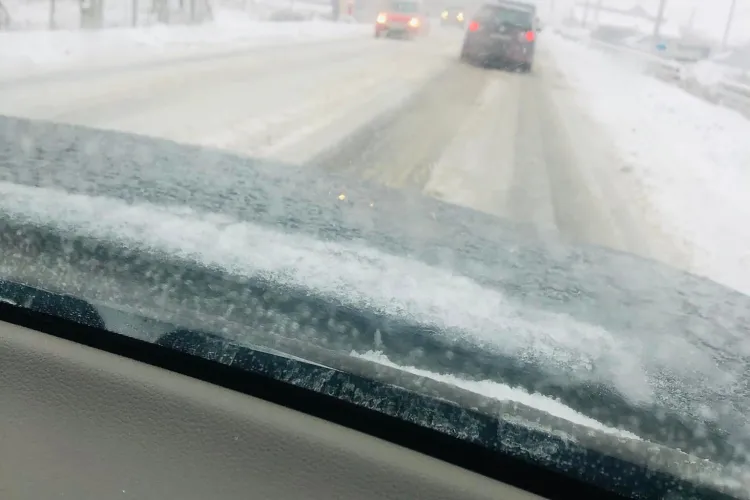 Atenție pe drumul Cluj - Dej. Șoferii avertizează că drumul nu a fost curățat - FOTO