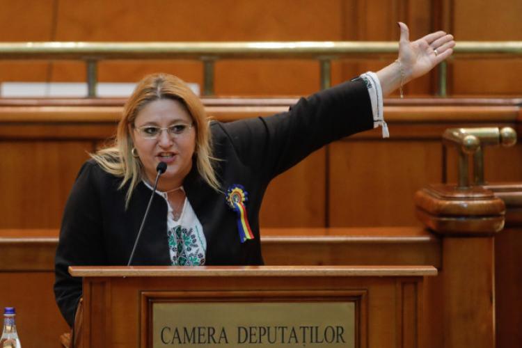 Diana Șoșoacă s-a dezlănțuit în Parlament la adresa lui Florin Cîțu: „Ești un drogat”