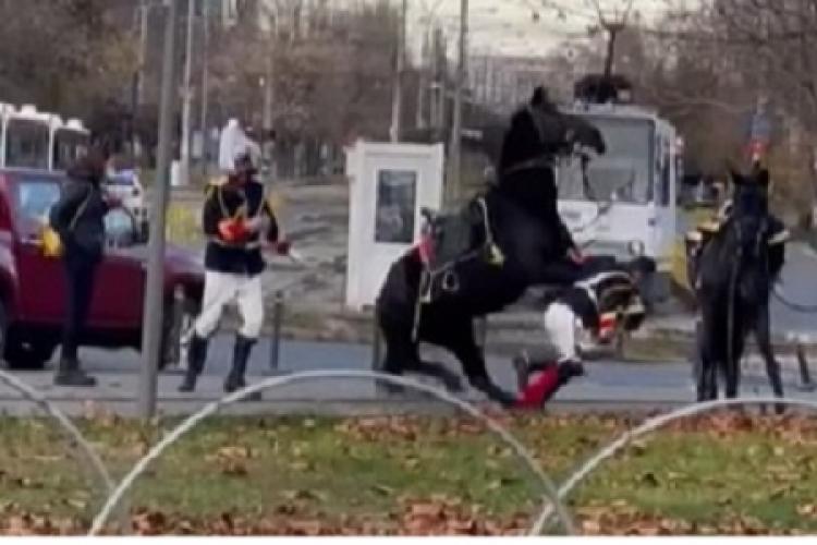 Jandarmul care a căzut de pe cal la parada de 1 Decembrie era băut 