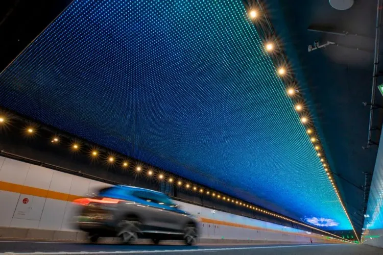 Chinezii au făcut o autostradă subacvatică pe 11 kilometri, românii bâjbâie - VIDEO