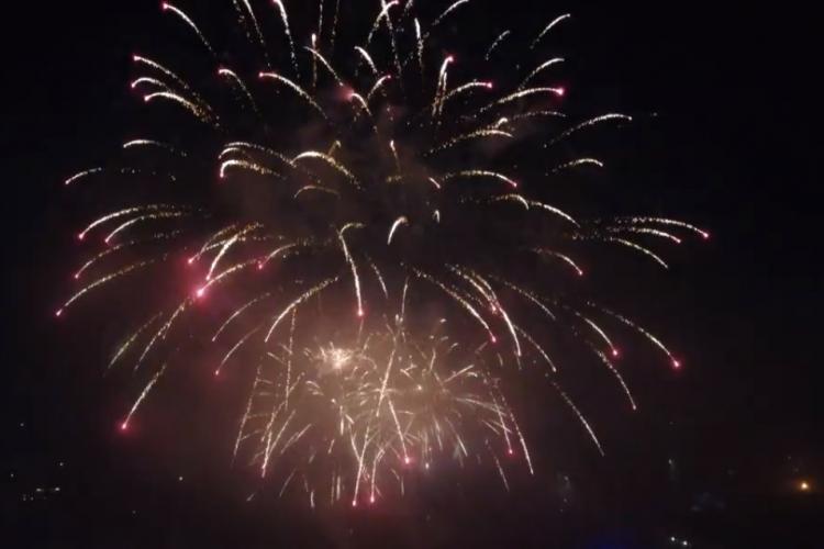 Floreștiul a avut cel mai spectaculos foc de artificii din noaptea de Revelion 2022. Feeria văzută de sus - VIDEO