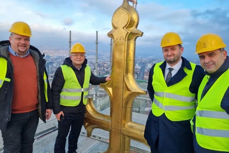 Primarul Clujului a urcat la înălțime, pe Biserica Sfântul Mihail - FOTO