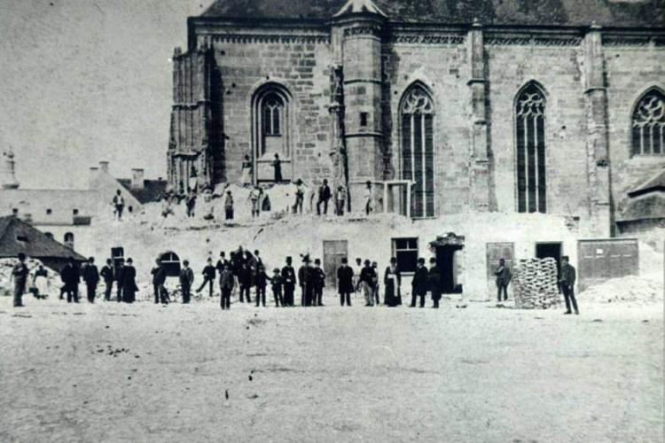 Fotografie de la demolarea manufacturilor din jurul Bisericii Sfântul Mihail - FOTO