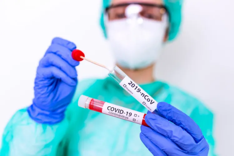 Numărul de cazuri de COVID la Cluj depășește 300. Incidența este din nou în creștere