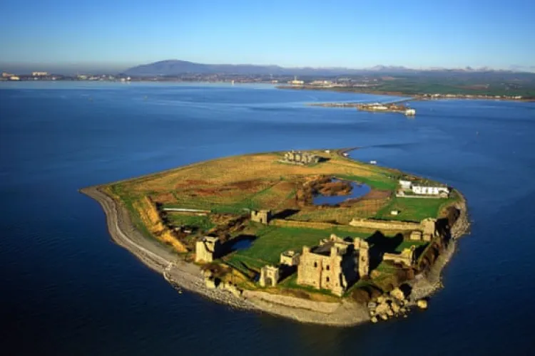 O insulă caută rege! Monarhul va fi și barman, iar la înscăunare va fi stropit cu bere