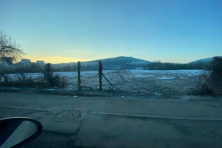 Clujenii fac glume amare în lipsa Spitalului Regional de Urgență: ”Aici e spitalul dumneavoastră” - FOTO