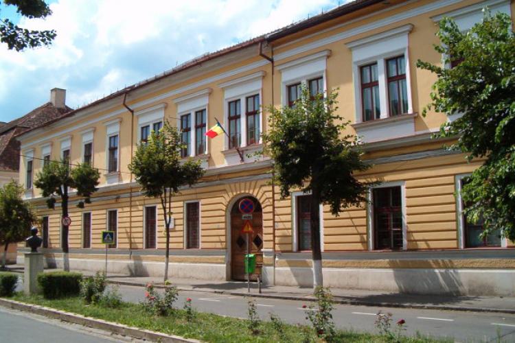Liceul Emil Racoviță se închide din cauza cazurilor de COVID-19