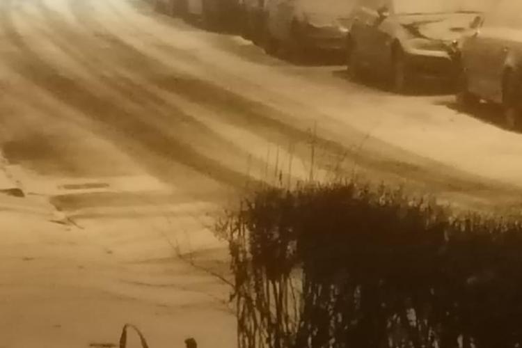 Clujean ironic: Nu poti poți trece strada de câte mașini de deszăpezire circula... - FOTO