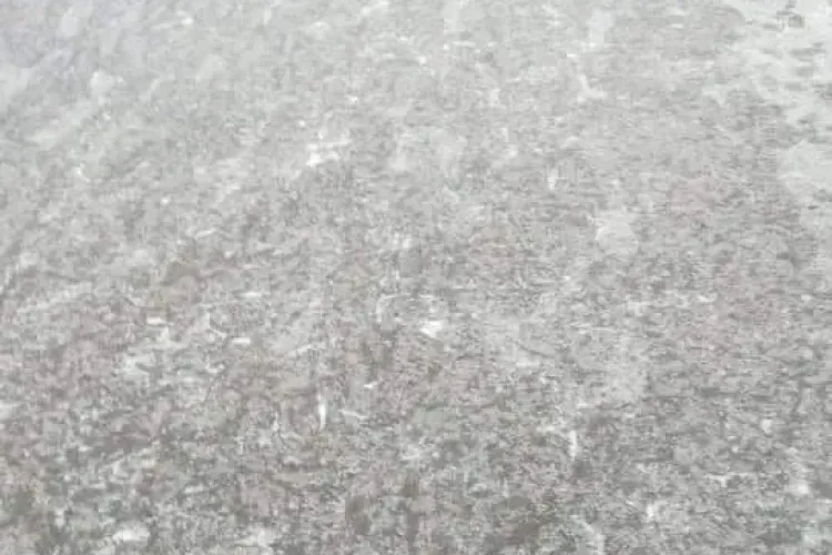 Clujenii și-au rupt picioarele pe trotuarele înghețate bocnă. Numărul cazurilor a crescut de 5 ori