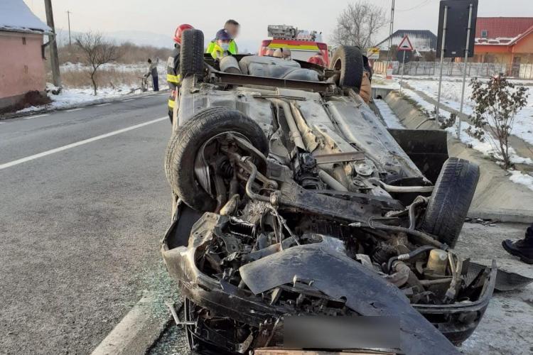 Accident la Coplean. O mașină s-a răsturnat - FOTO