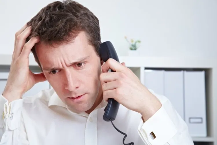 Call-center -ul E.ON îi duce pe clujeni la disperare: E probabil cel mai jalnic din țară