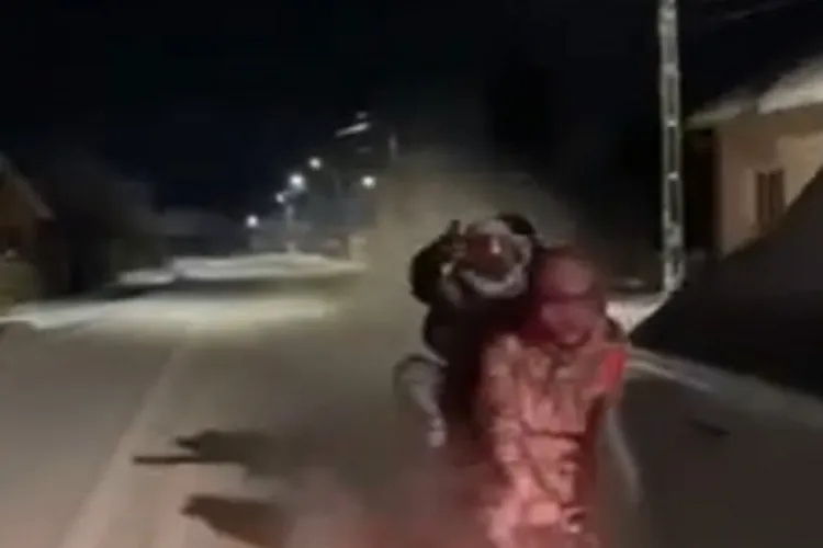 Șofer amendat, după ce a postat pe TikTok un clip cum trage o sanie cu tineri cu peste 120 km/h pe 